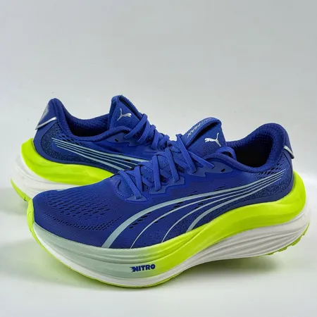 プーマ スニーカー