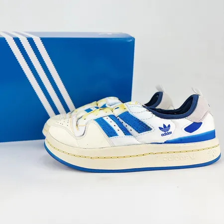 アディダス カジュアルシューズ