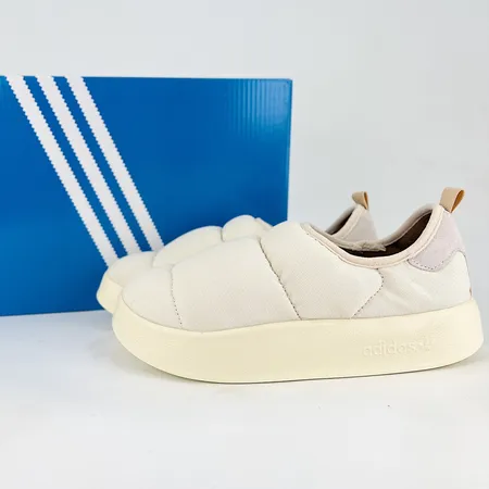 アディダス カジュアルシューズ