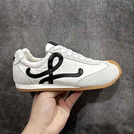 ロエベ カジュアルシューズ