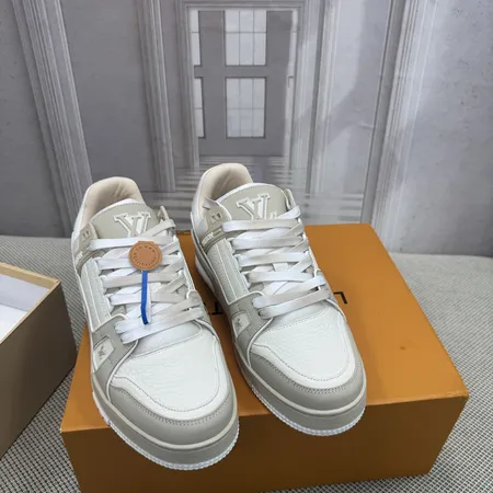 ルイヴィトン カジュアルシューズ