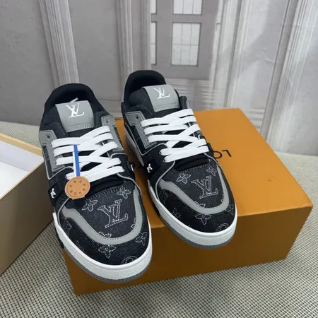 ルイヴィトン カジュアルシューズ