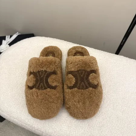 セリーヌ スリッパ