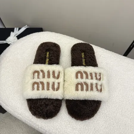 ミュウミュウ スリッパ