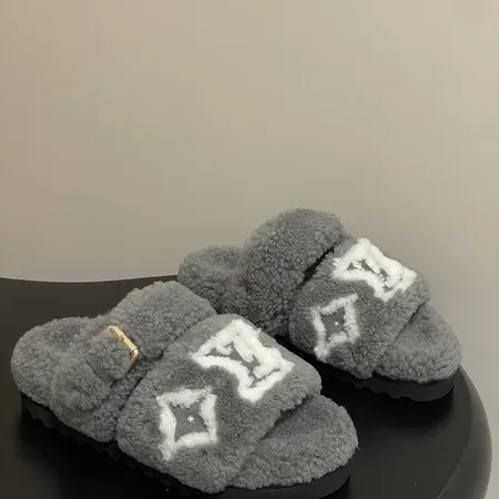 ルイヴィトン スリッパ