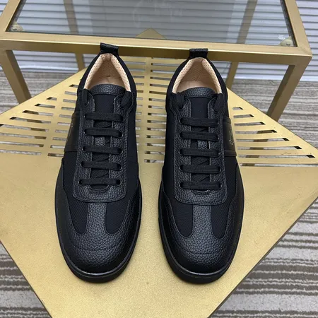 クリスチャン・ルブタン カジュアルシューズ