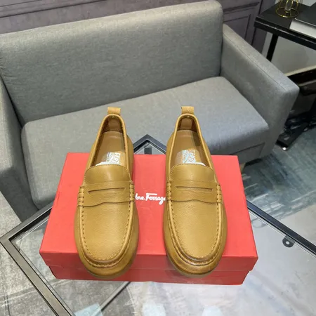 プラダ ビジネスシューズ