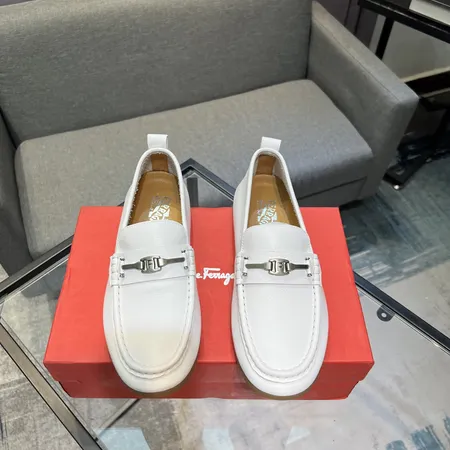 プラダ ビジネスシューズ