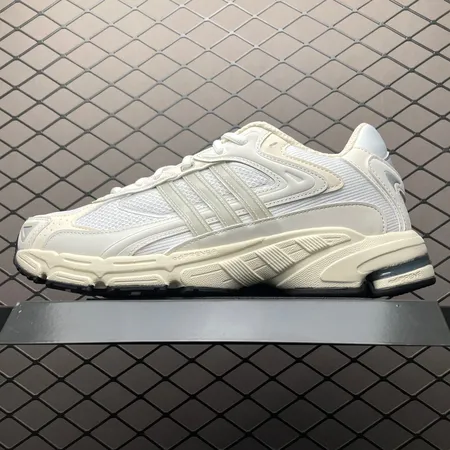 アディダス カジュアルシューズ