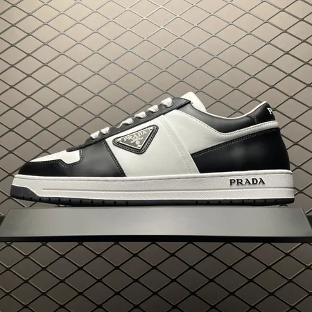 プラダ カジュアルシューズ