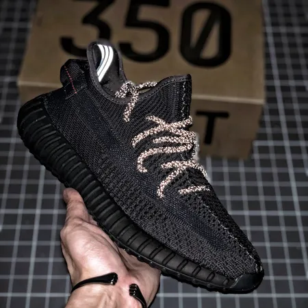 アディダス スニーカー