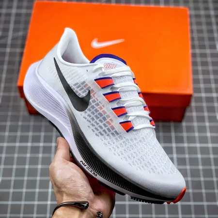 ナイキ スニーカー