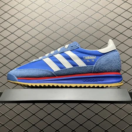 アディダス カジュアルシューズ