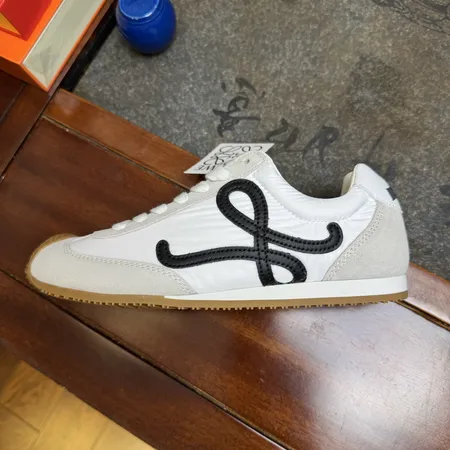 ロエベ カジュアルシューズ