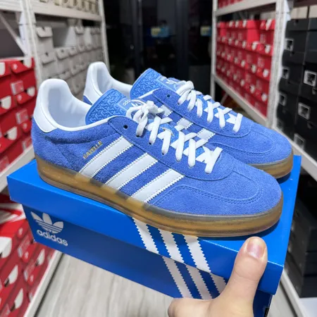 アディダス カジュアルシューズ