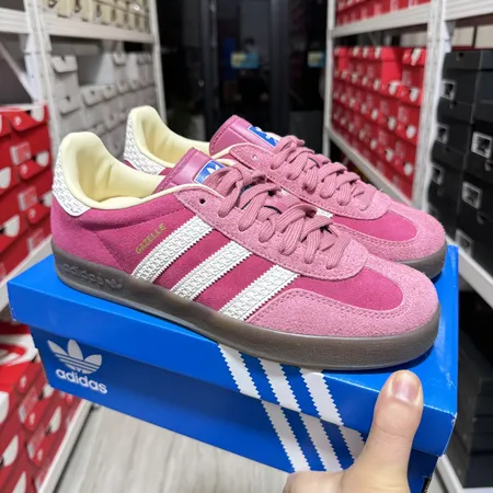 アディダス カジュアルシューズ