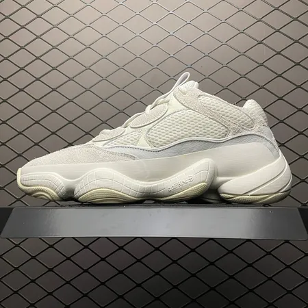 アディダス スニーカー