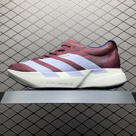 アディダス スニーカー