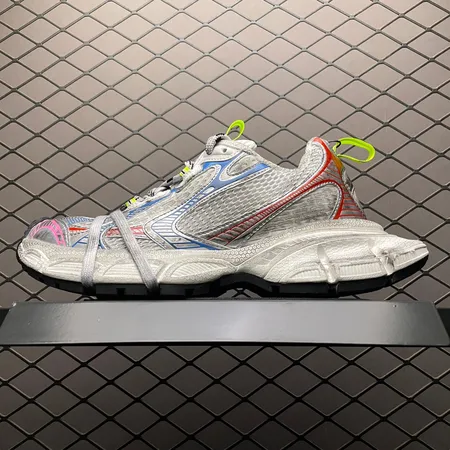 バレンシアガ スニーカー