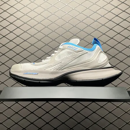 バレンシアガ スニーカー