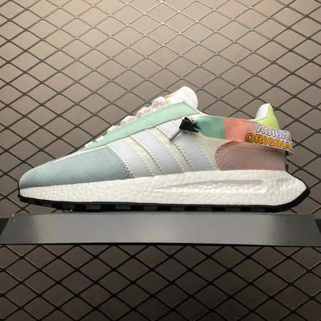 アディダス スニーカー