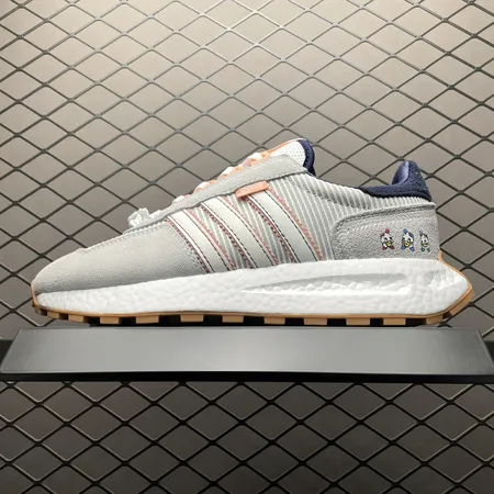 アディダス スニーカー