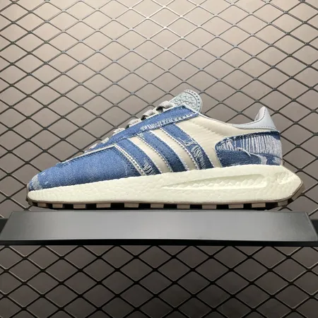 アディダス スニーカー