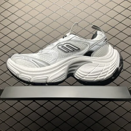 バレンシアガ スニーカー