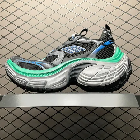 バレンシアガ スニーカー