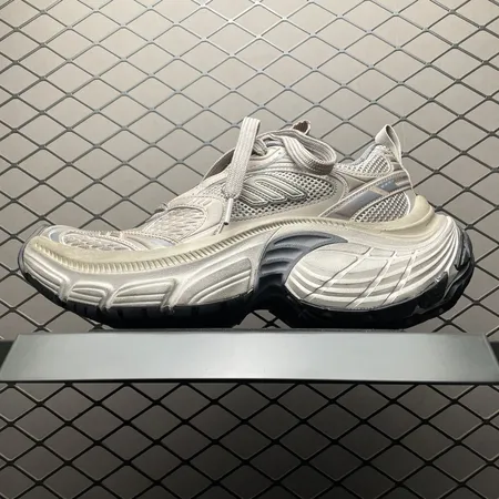 バレンシアガ スニーカー