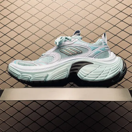 バレンシアガ スニーカー