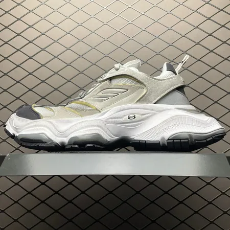 バレンシアガ スニーカー