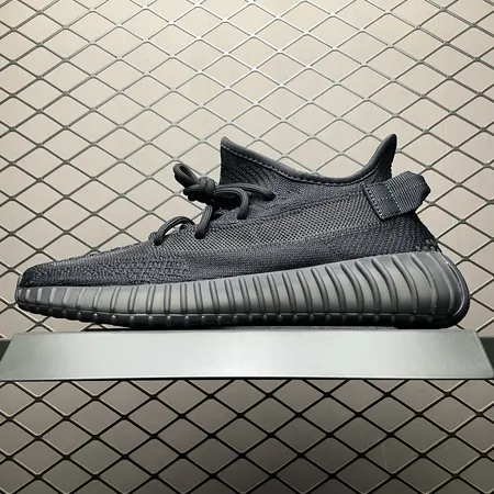 アディダス スニーカー