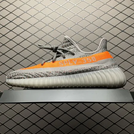 アディダス スニーカー