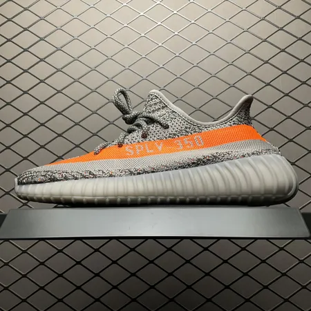 アディダス スニーカー