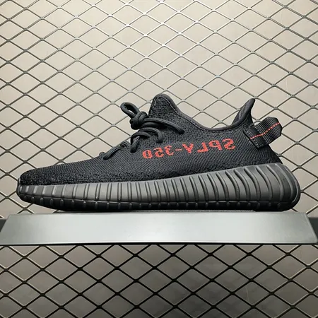 アディダス スニーカー