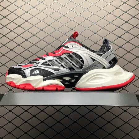 アディダス スニーカー