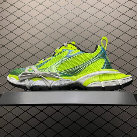 バレンシアガ スニーカー