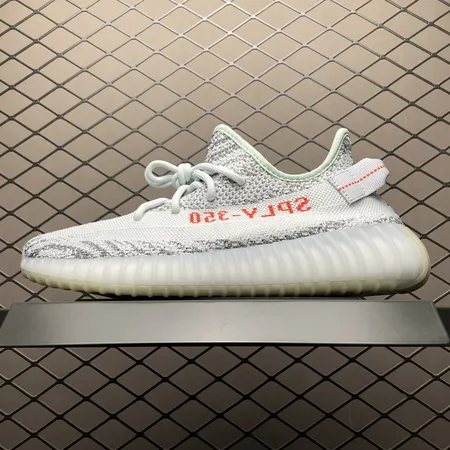 アディダス スニーカー