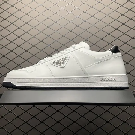 プラダ カジュアルシューズ