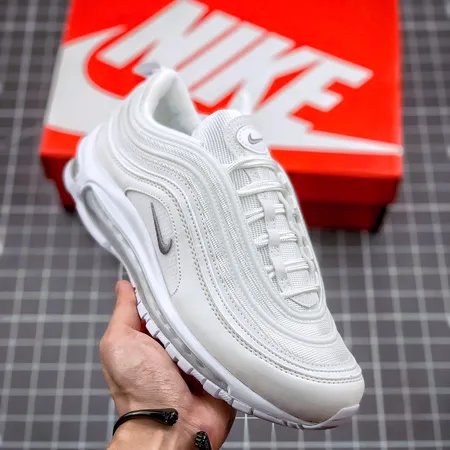 ナイキ スニーカー