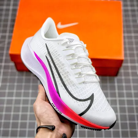 ナイキ スニーカー