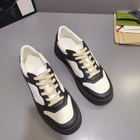 グッチ カジュアルシューズ