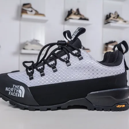 ノースフェイス スニーカー
