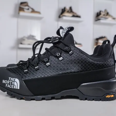 ノースフェイス スニーカー