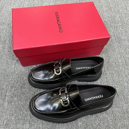 フェラガモ ビジネスシューズ