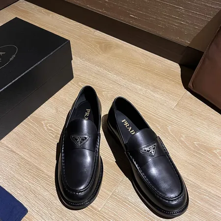 プラダ ビジネスシューズ