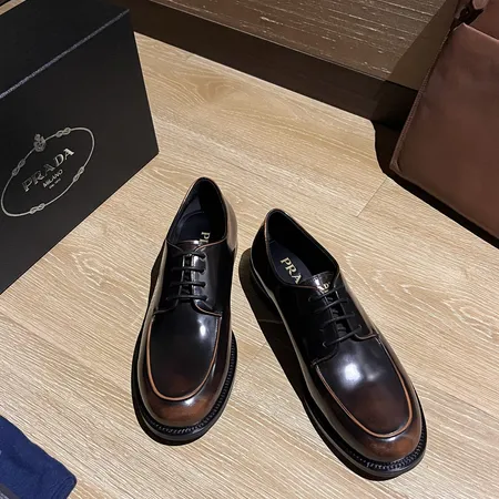 プラダ ビジネスシューズ