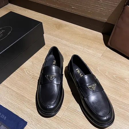 プラダ ビジネスシューズ
