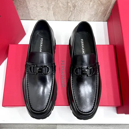 フェラガモ ビジネスシューズ